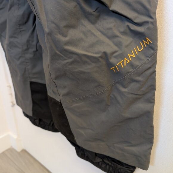 Columbia Titanium Omni-tech snow pants - size medium. - Picture 3 of 9